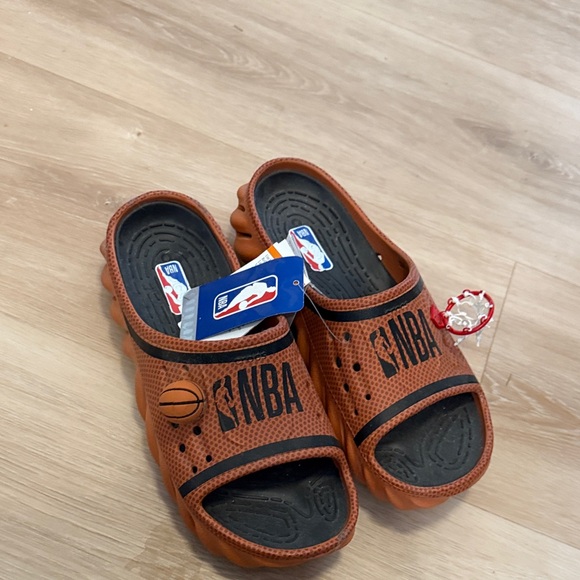 Crocs Unisex-Adult NBA Echo Slide Sandal- NWT men's 8/ women's 10 - Picture 9 of 10